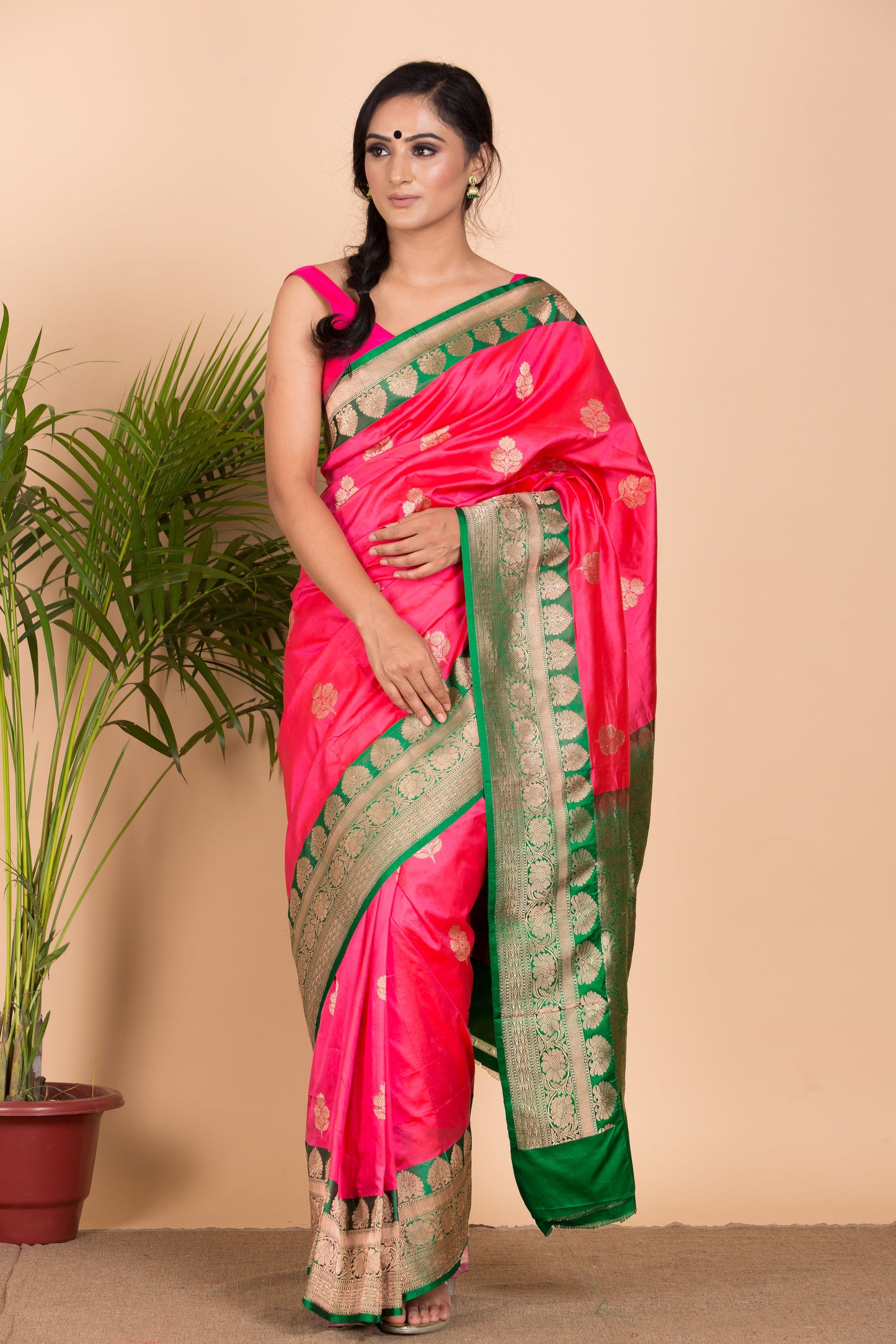 Pure Gadwal Silk Pink Saree,Green Border Gadwal Saree,Contrast Blouse –  pochampallysarees.com